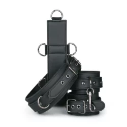 Easytoys Fetish bondage harnas kunstleer met halsband en handboeien