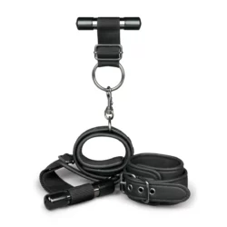 Easytoys Fetish Over the Door Wrist Cuffs in zwart kunstleer