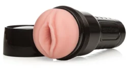 Fleshlight GO Surge masturbator met realistische vagina-opening en discrete behuizing