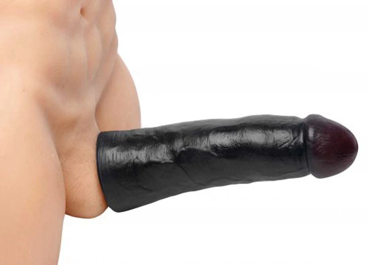 Zwarte realistische penissleeve van Master Series met lengte 228 mm